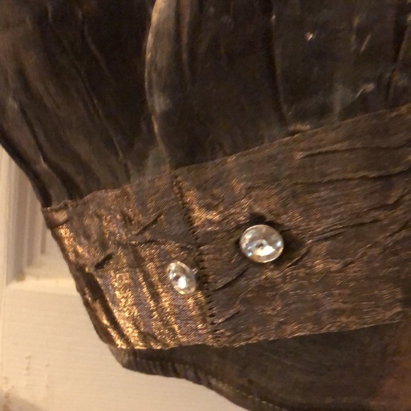 Elementz Woman Sparkly Shimmering Shirt. Even rhinestone buttons sparkle - Picture 4 of 8